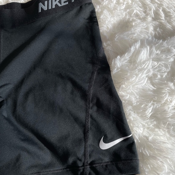 LIKE NEW Nike Pro Spandex Shorts - Picture 2 of 4